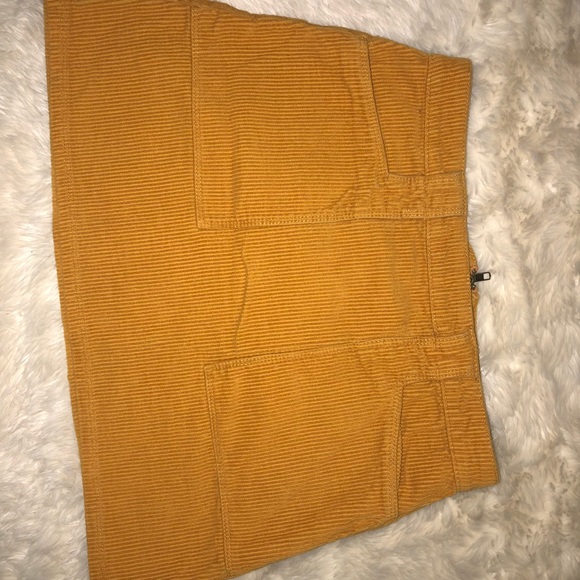 ✨🛍🎀Mustard Corduroy Mini Skirt🎀🛍✨ - Picture 4 of 6